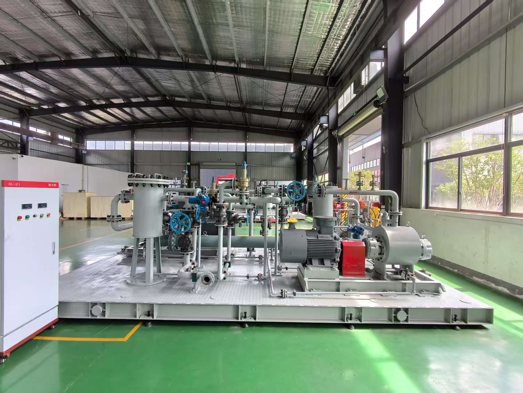 Twin screw multiphase pump skid