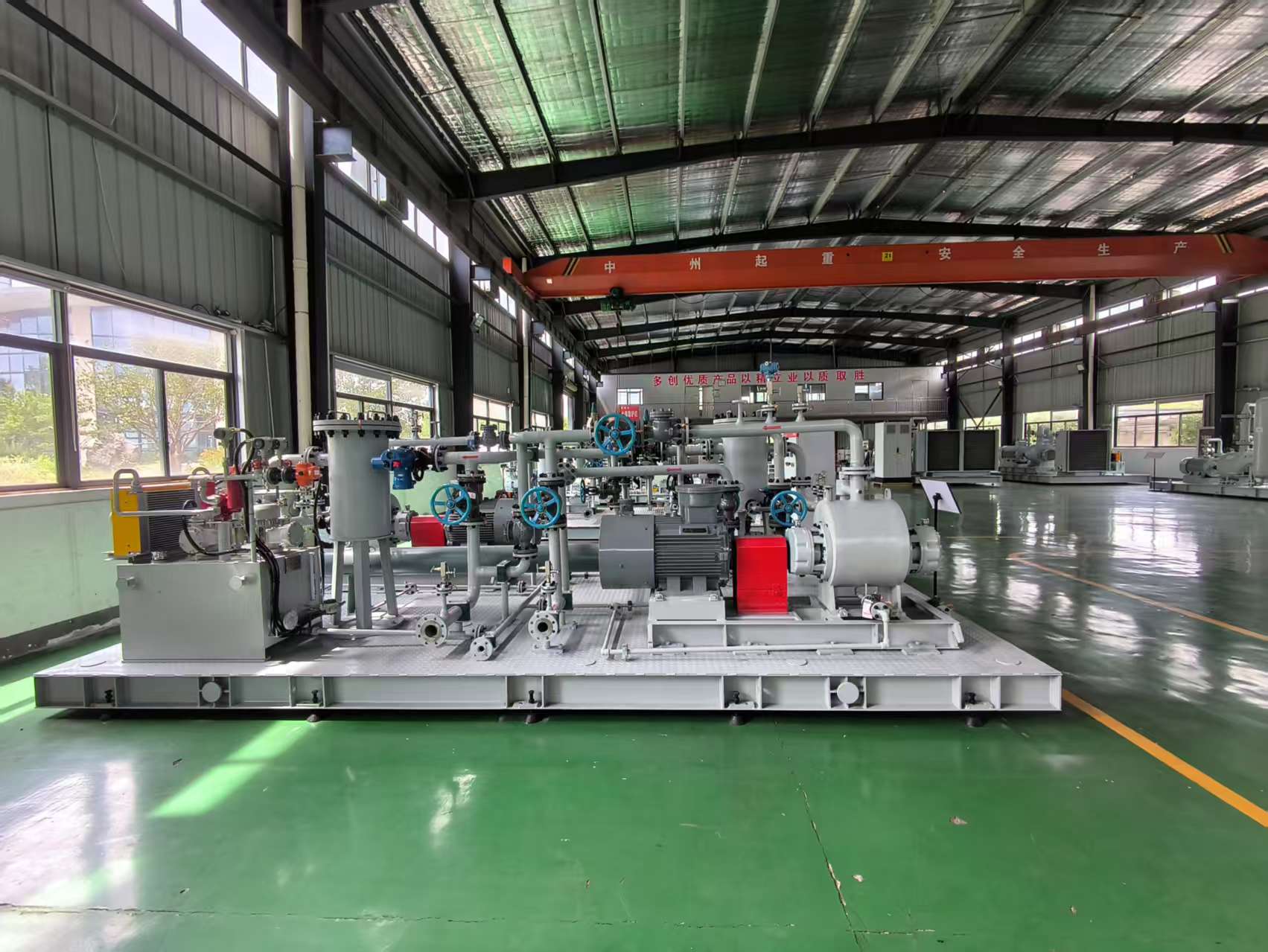 Twin screw multiphase pump skid