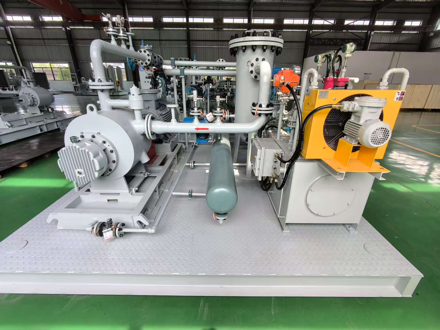 Twin screw multiphase pump skid