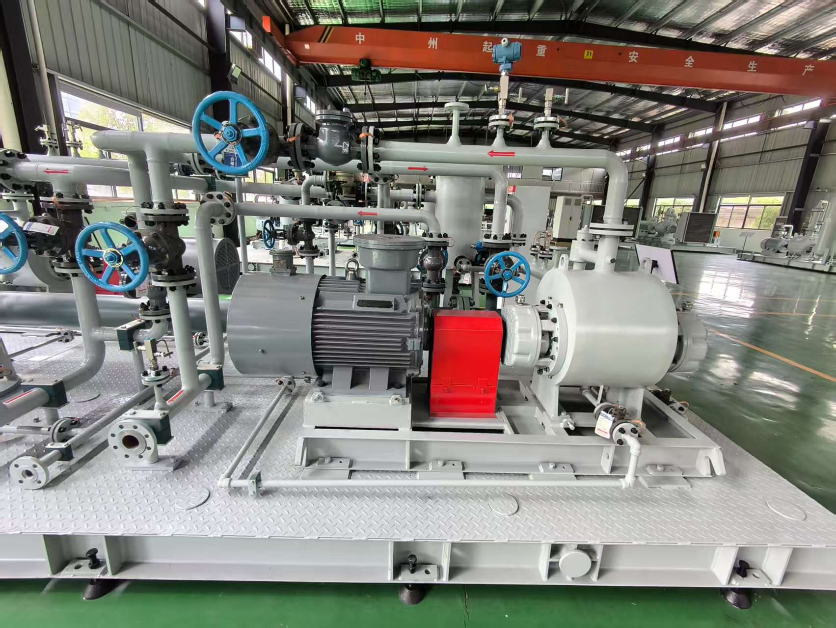 Twin screw multiphase pump skid